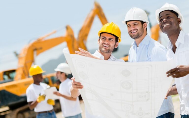 निर्माण-स्थल-पुरुष-इंजीनियर-अध्ययन-सिविल-इंजीनियरिंग-इन-जॉर्जिया-देश-यूरोप